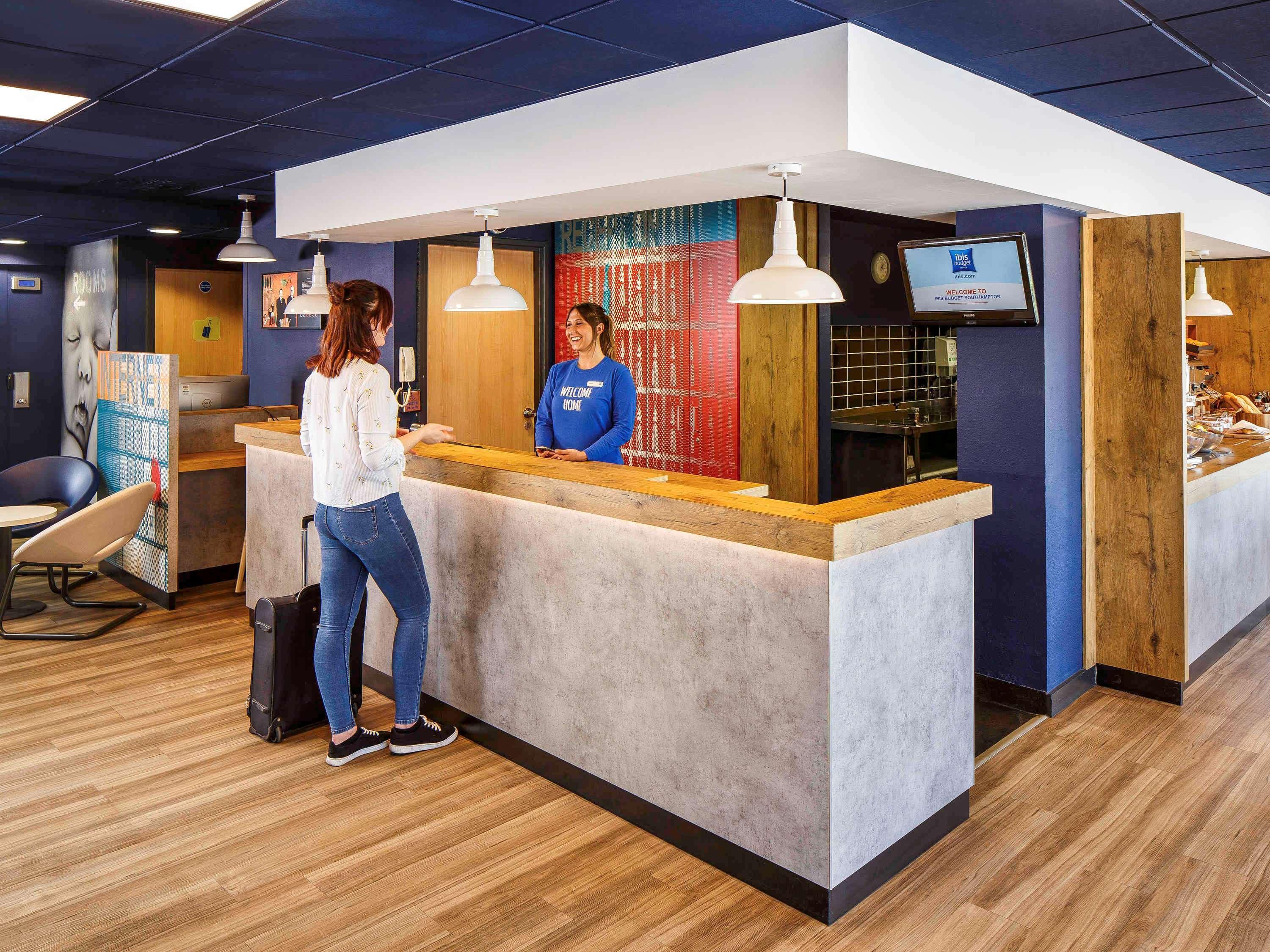 Ibis Budget Southampton Centre Bagian luar foto