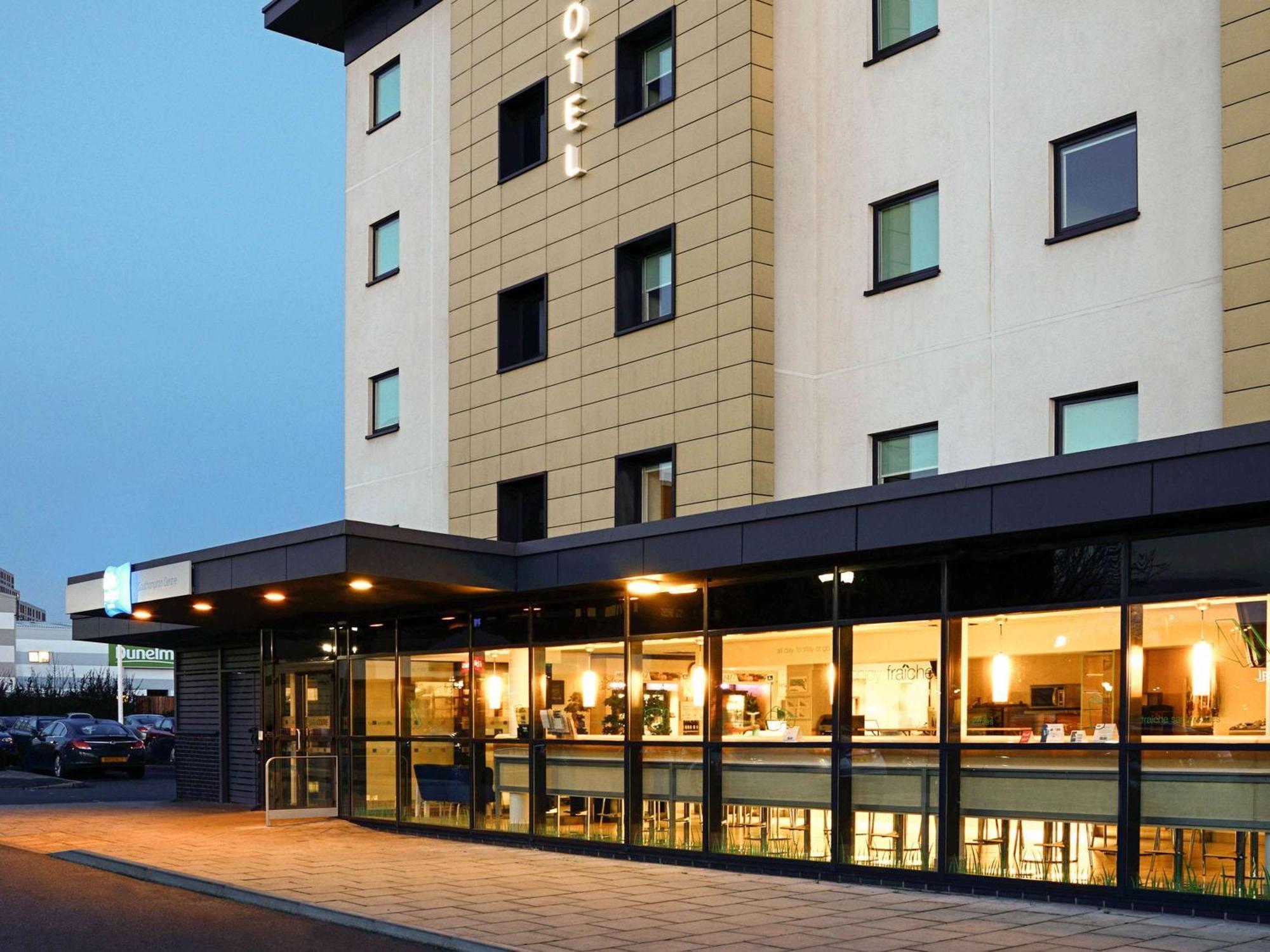 Ibis Budget Southampton Centre Bagian luar foto